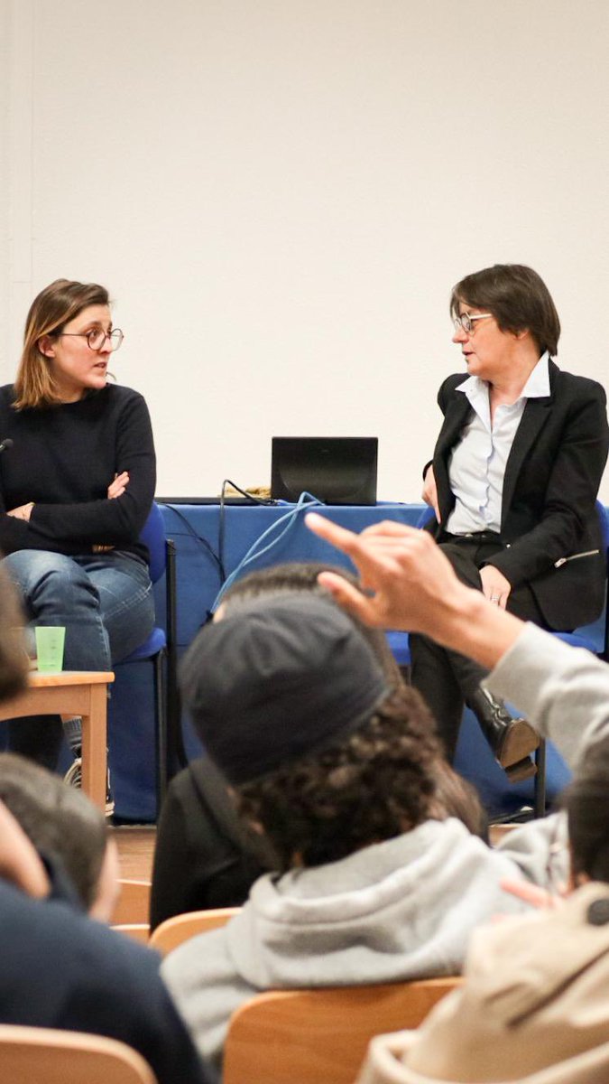 Aujourd’hui, la Rectrice de l’académie de Besançon, <a href="/NathalieAlber15/">Nathalie Albert-Moretti</a>, s’est rendue au lycée Louis Pergaud à Besançon pour assister à une rencontre entre la journaliste Manon de Couët, et des élèves de quatre lycées engagés dans le dispositif Prix Albert Londres en lycée.