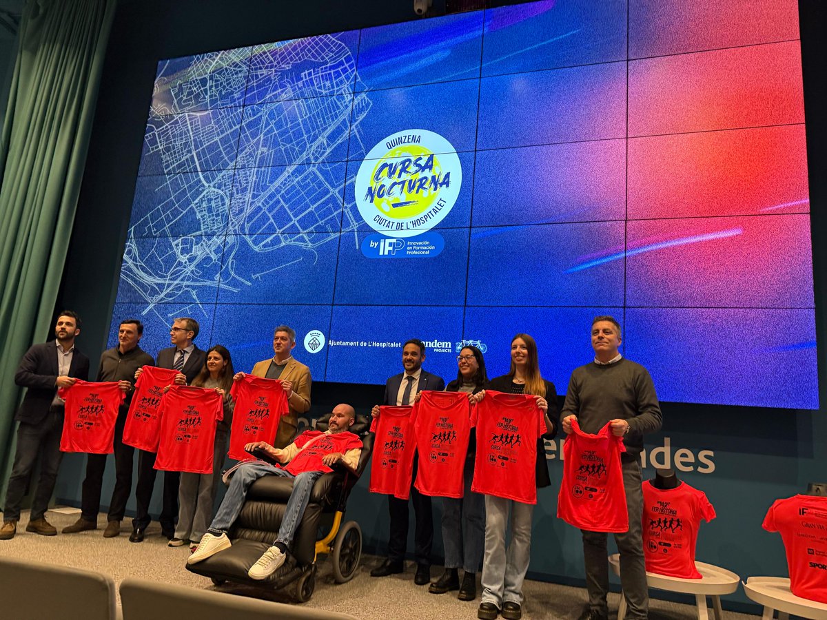 Foto de la presentación y rueda de prensa de <a href="/lanocturnalh/">La Cursa Nocturna de L'Hospitalet by iFP</a> contra la ELA, con los organizadores, autoridades, patrocinadores y beneficiarios.