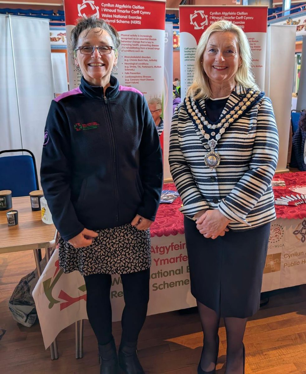 Diolch i Shelley Jackson NERS (Swyddog Cydlynu Atgyfeiriadau Ymarfer Corff – Powys) a Cynghorydd Marcia Morgan, Maer Llandrindod am fynychu ‘Diwrnod Iechyd a Llesiant’ Llandridod.

<a href="/PowysCC/">Powys County Council</a> <a href="/PTHBhealth/">Powys Teaching Health Board</a> <a href="/PublicHealthW/">Public Health Wales</a> @llandrindodwells

#llandrdidndodwells