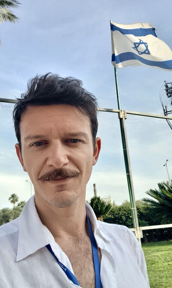 PierreLiscia's tweet image. 🇮🇱 De retour d'Israël, un pays extraordinaire et bien loin des caricatures, où les Juifs, les Arabes qu'ils soient musulmans ou chrétiens, les Druzes, et toutes les autres communautés défendent ensemble – et sous le même drapeau – leur sécurité, leurs droits et leurs libertés. 🕊