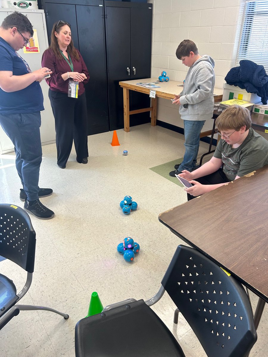 .<a href="/QuestarIII/">Questar III BOCES</a> #BOCES students at Rensselaer Academy celebrated the end of their "#TheWildRobot" literacy lesson with some fun, hands-on activities exploring computer programming basics &amp; #robotics! #QuestarIII #STEM
