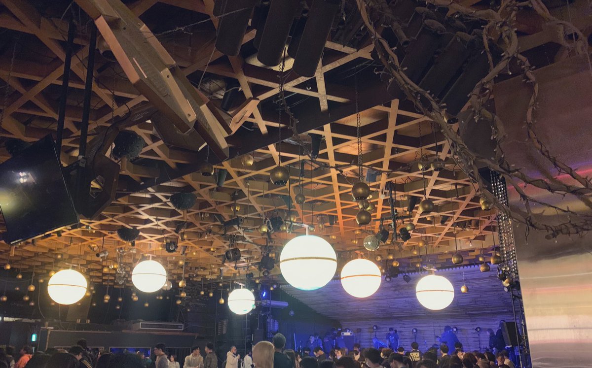 初美園ユニバースめちゃくちゃ良かった
こんないい箱無くなっちゃうのか…