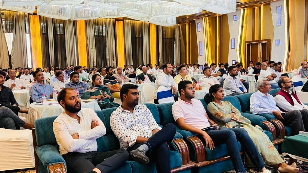 dgftindia's tweet photo. RA Nagpur organized an EPCG Scheme workshop in Raipur, Chhattisgarh, on 20.03.2025. The session covered EPCG benefits, with 400+ exporters from the region availing them recently. Experts from EEPC India, Exim Bank &amp; MSME Ministry also shared insights. #EPCG #Exports https://t.co/0NZqmCQOIE
