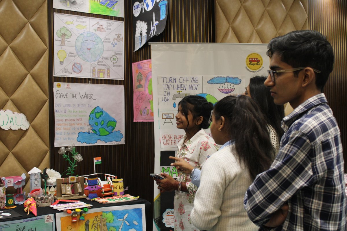 KingsTrustInt's tweet photo. Our Green Workshop in Delhi with @MagicBusIndia was an opportunity for industry leaders & young people from the #GetInto Programme to collaborate & rethink how we work, how we impact our planet & how we can create a workforce that values the environment🌱
#WorkingForYoungPeople https://t.co/Ehi1HDQyfp