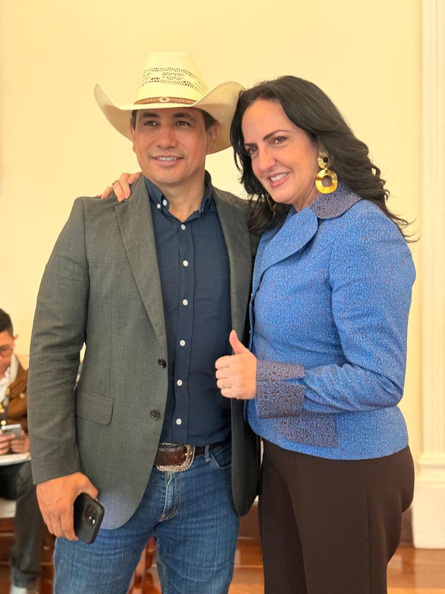 Una bestia y una mula quieren gobernar a Colombia