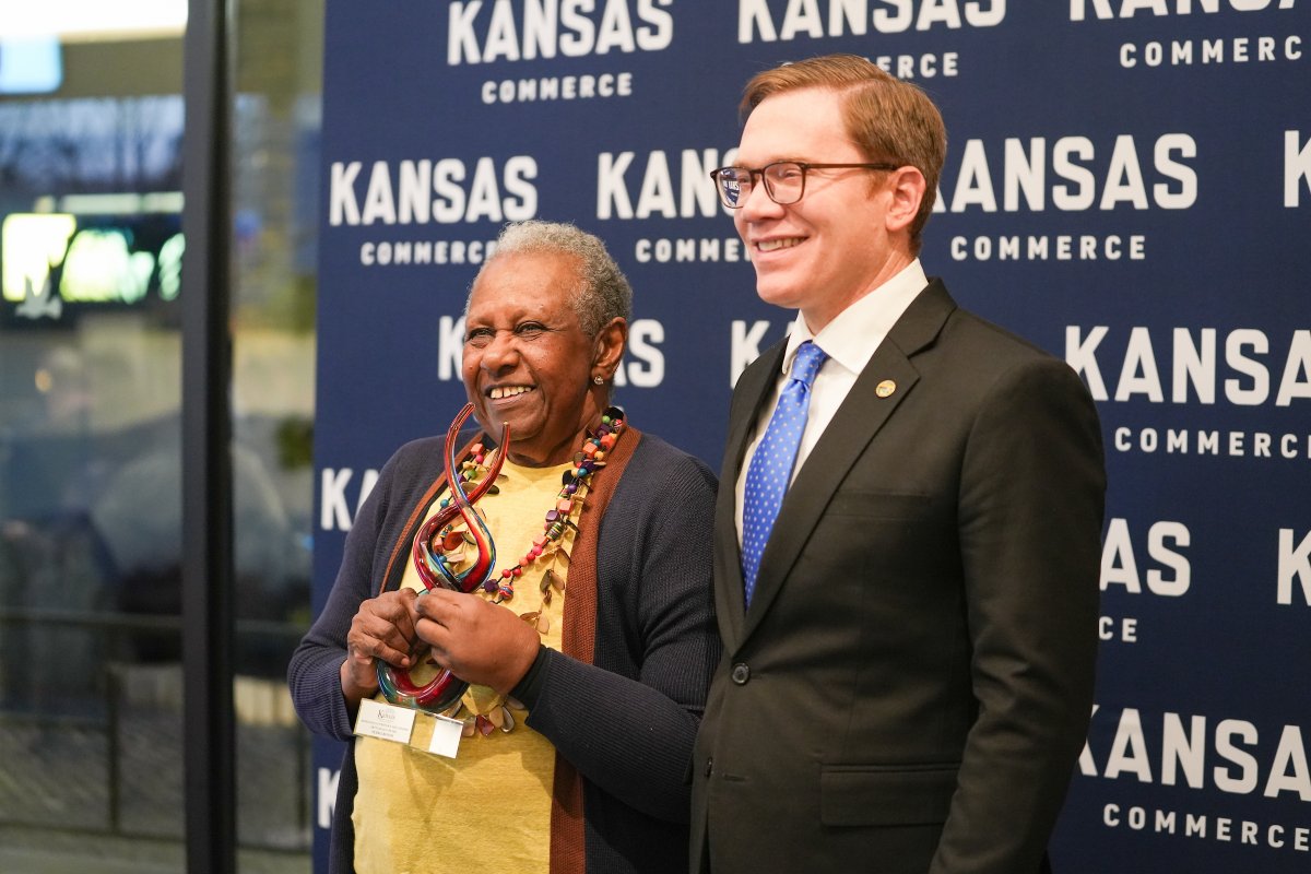 I was honored to celebrate some amazing Kansans last Thursday during the Governor’s Arts Awards. #KS is a state on the rise, &amp; the arts play a crucial role in this growth. Congratulations to all for recognition that's well-deserved, &amp; thank you for all you've done for Kansas.