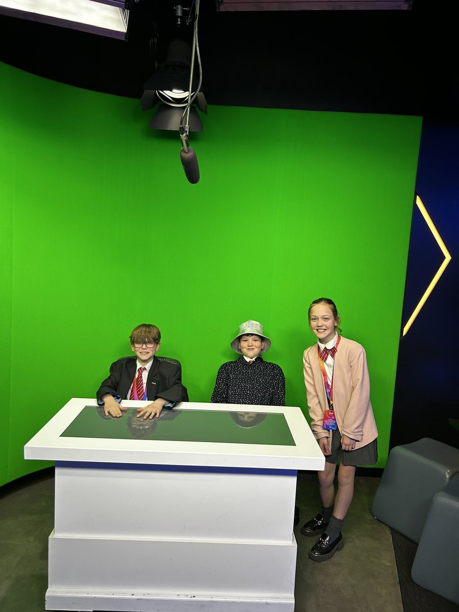 BGS_UpperSch's tweet photo. Another amazing afternoon at the @SkyUK studios. They demonstrated great collaboration, communication &amp; creativity! #bgs_schooltrips https://t.co/aoOjwc9vKI
