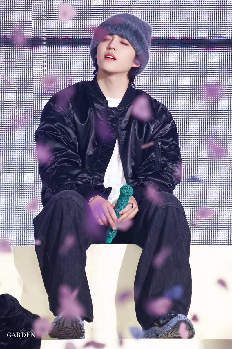 GARDEN_08_'s tweet photo. 20250320 CARAT LAND
#SCOUPS  #에스쿱스 
#승철 #최승철 #エスクプス 
#세븐틴       #SEVENTEEN https://t.co/DffZuiuv2a