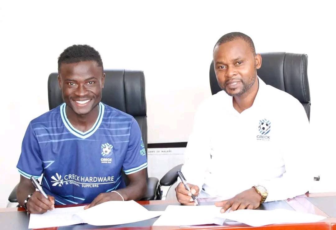 ChilomoniFC's tweet image. Mupanzi Departs

We bid farewell to our top scorer, Patrick Mupanzi, who joins Creck Sporting Club on a 3-year deal.  

27 goals, 12 assists—an unforgettable season! Already shining at his new club with 4 pre-season goals. 

#TheDisciples #ChilomoniFC #GodWillGuide #Malawi #fypシ