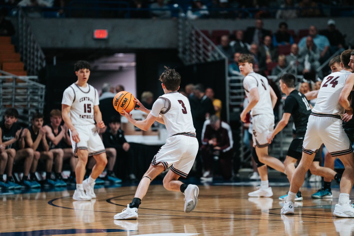 RSNsports1's tweet image. End of 3: Wheeling Central continues to hold onto their lead over Westside 49-36. #wvprepbb #classAA