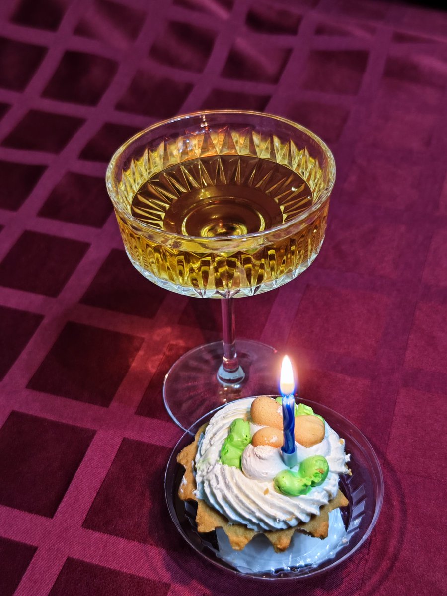 Мне 35, все, больше официально не молодёжь