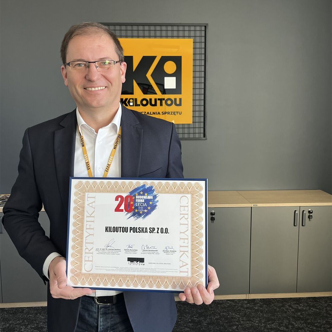 Bravo à Kiloutou Pologne pour ses 2 nouveaux prix reçus par la rédaction et le conseil scientifique de Builder Polska dans les catégories :
🏆 Entreprise de construction de l'année 
🏆 Personnalité de l'industrie de l'année remis à Pawel Gonda, Directeur Général Kiloutou Pologne