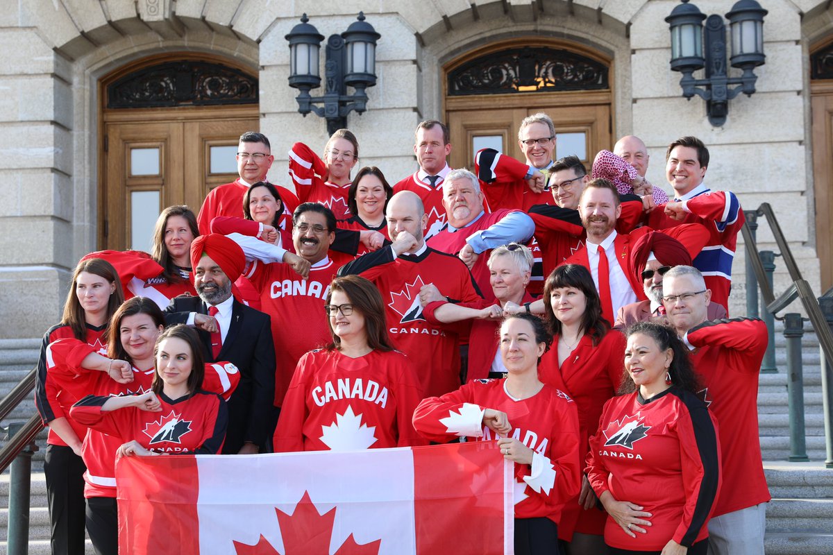 AlexanderQuon's tweet image. Saskatchewan NDP will be moving a motion to condemn the comments from the Trump administration. 

They posed with Canada jerseys in front of the legislature this morning but were not allowed to wear them in the chamber. Beck implied it was a decision made by the Speaker. #skpoli