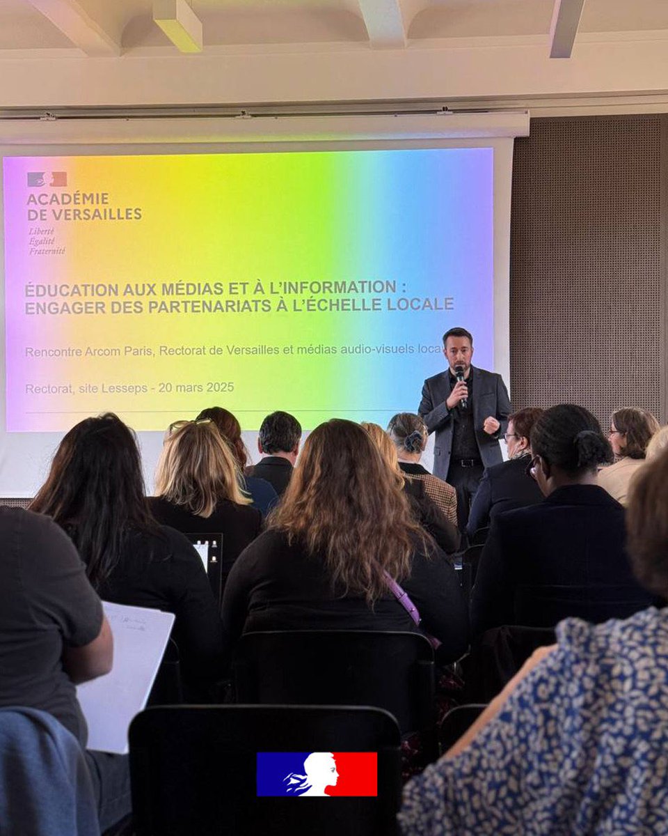 acversailles's tweet photo. Cet après-midi, le recteur Étienne Champion recevait l’@Arcom_Paris pour une rencontre dédiée à renforcer les partenariats entre les médias et l'éducation. 

👉 Cette rencontre s’est clôturée par l’intervention de Serge Barbet, directeur du @LeCLEMI. https://t.co/bDrhwfPXec