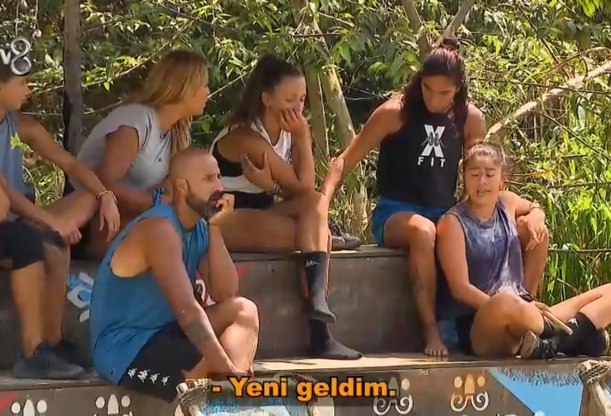 Bu Almeda kendini ne sanıyor ya güç atışı dışında oyun alamiyorsun sürekli bahane poyraz bile sana katlanamiyor git tedavi ol 
#SurvivorAllStar2025