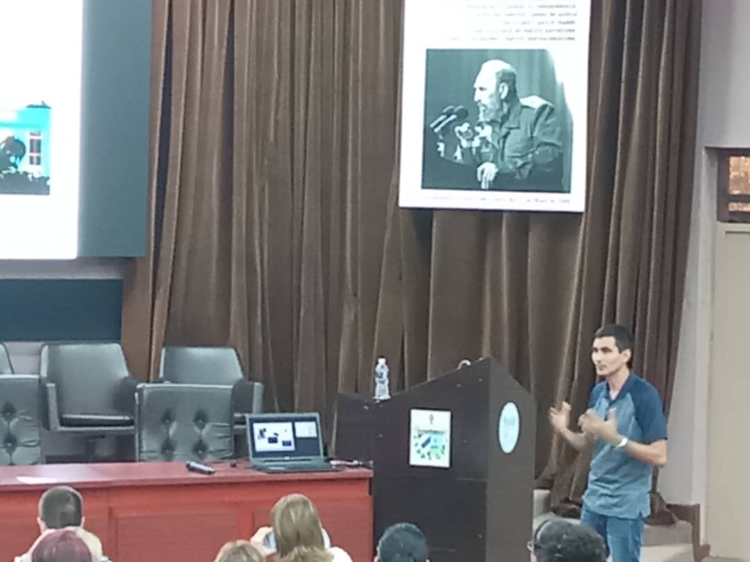 CIDEM_Cuba's tweet photo. Presentación en el Consejo Científico de @BioCubaFarma del Laboratorio de Peces cebras de @CIDEM_Cuba: sus potencialidades para las investigaciones biomédicas, así como para los estudios de toxicología y ecotoxicología. @DuniaCIDEM @MaydaMauriBCF @SDCarreraBcf https://t.co/N3GhCIFdPH