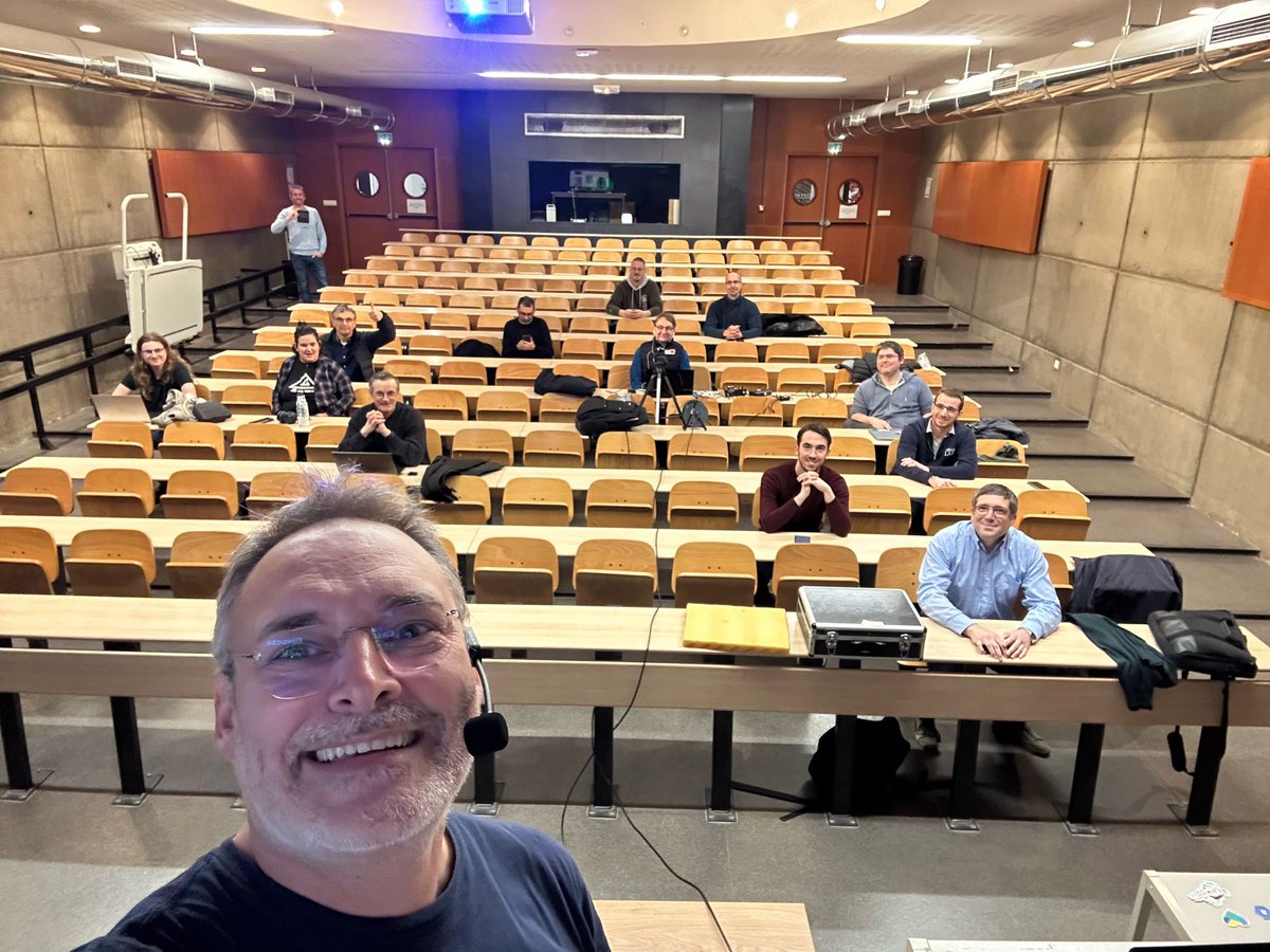 Merci chers participant(e)s du <a href="/BordeauxJUG/">BordeauxJUG</a> pour votre écoute sur ES|QL et pour toutes les discussions juste après ! 😍 Retrouvez aussi les informations sur la session sur speaker.pilato.fr/ASbj3g. À bientôt !