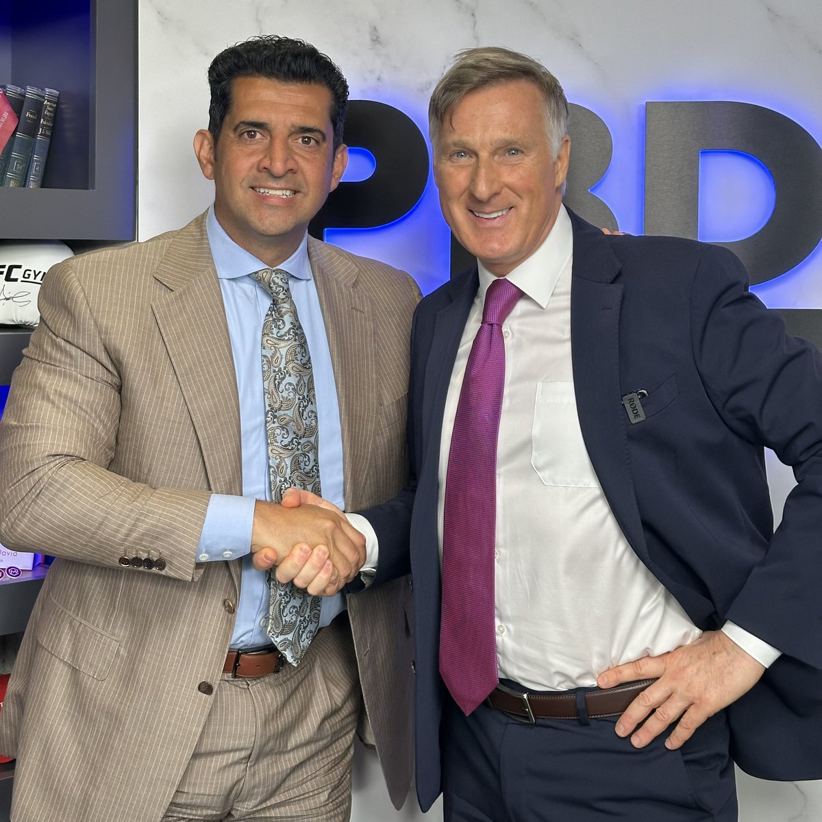 Patrick Bet-David (@patrickbetdavid) on Twitter photo I respect any candidate who is NOT AFRAID of sitting down with anyone.
Trump won in 2024 because he was fearless.
Kamala was afraid and asked for questions in advance.
Just had a great sit down with <a href="/MaximeBernier/">Maxime Bernier</a> from Canada 🇨🇦.
Fearless and extremely impressive. I respect any candidate who is NOT AFRAID of sitting down with anyone.
Trump won in 2024 because he was fearless.
Kamala was afraid and asked for questions in advance.
Just had a great sit down with <a href="/MaximeBernier/">Maxime Bernier</a> from Canada 🇨🇦.
Fearless and extremely impressive.