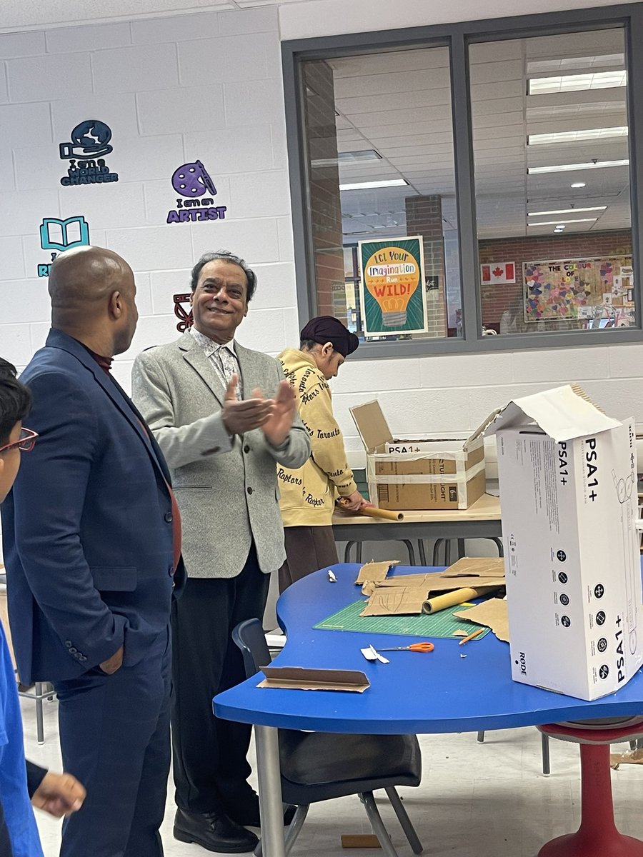 MTakhar22's tweet image. Welcome Trustee Johal and SOE White to SIB! We were honoured to showcase our STAC program and Innovation Hub today! @SIBpeel @SIB_Library @PeelSchools @KervinWhite @MrTahir10