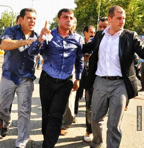 Demokrasi sokaktadır.