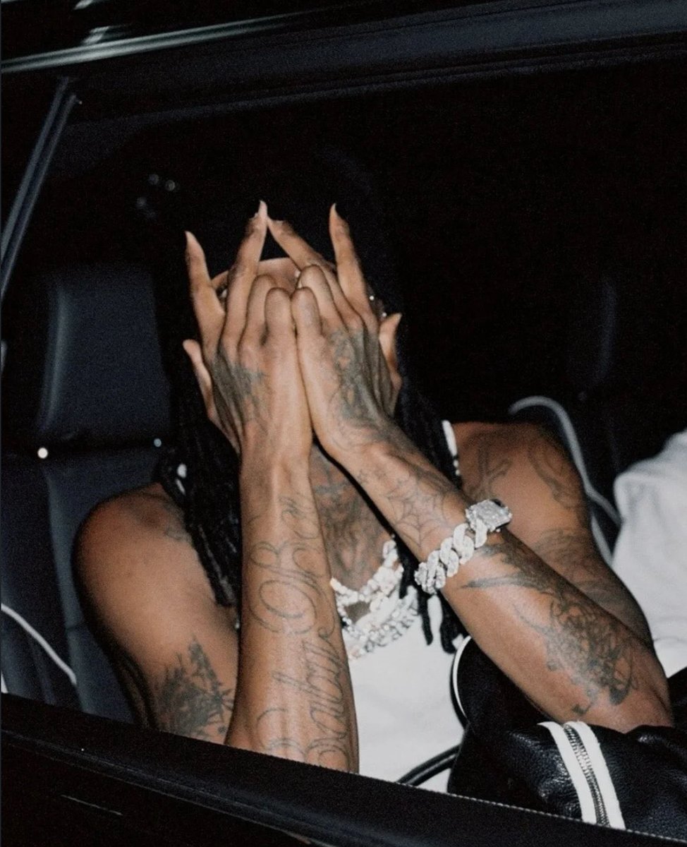cartisburner__'s tweet photo. NEW PLAYBOI CARTI PHOTOS 📸 https://t.co/Lv2UYAD26Q