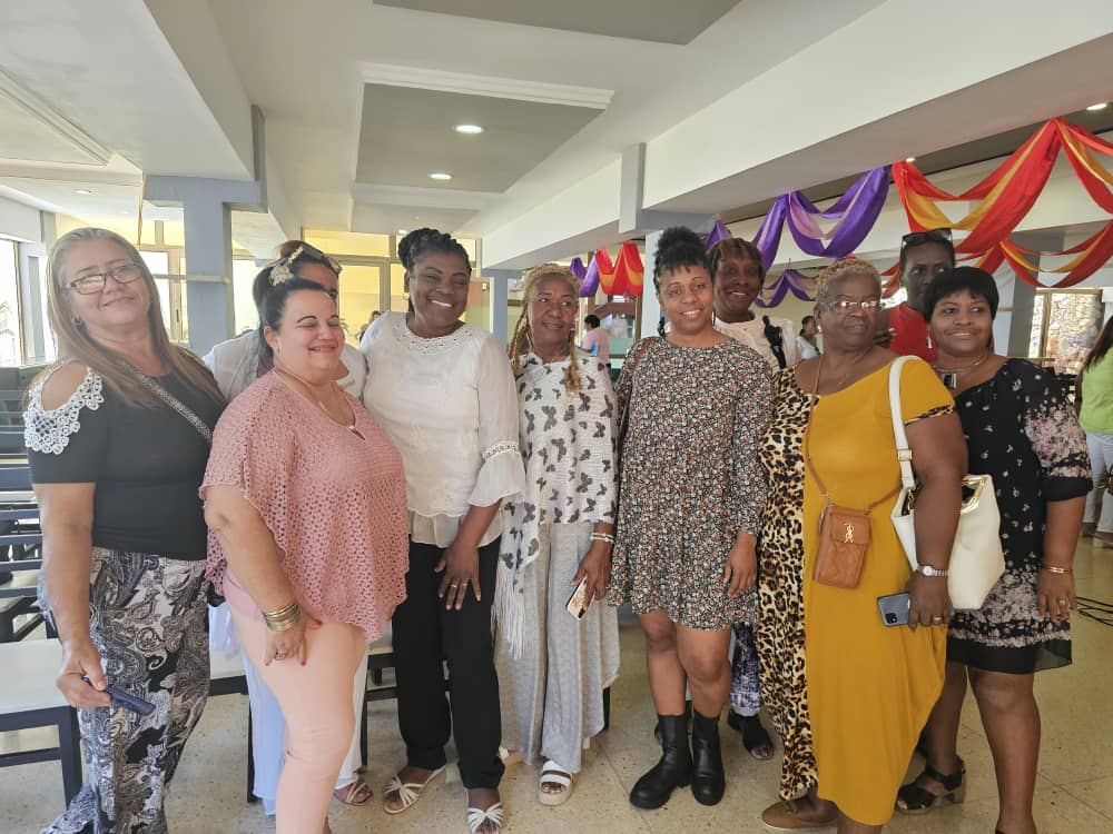 GuzmanTalia99's tweet image. Primera Secretaria del PCC en Santiago de Cuba participa activamente en el evento de mujeres directivas.
#MujeresEnRevolución #embarca