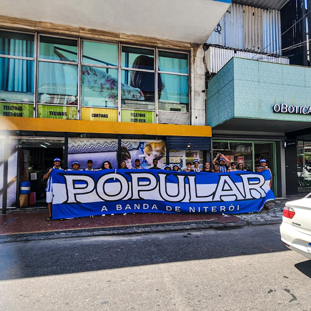popularniteroi's tweet photo. #tbt de hoje para compartilhar e relembrar aqui o sucesso que foi nossa primeira ação social de 2025.
Um orgulho para a Popular Niteroiense poder ajudar o próximo e convidamos todos para a qualquer momento realizar a doação de sangue! #FazoN https://t.co/w3hrY05Z6H