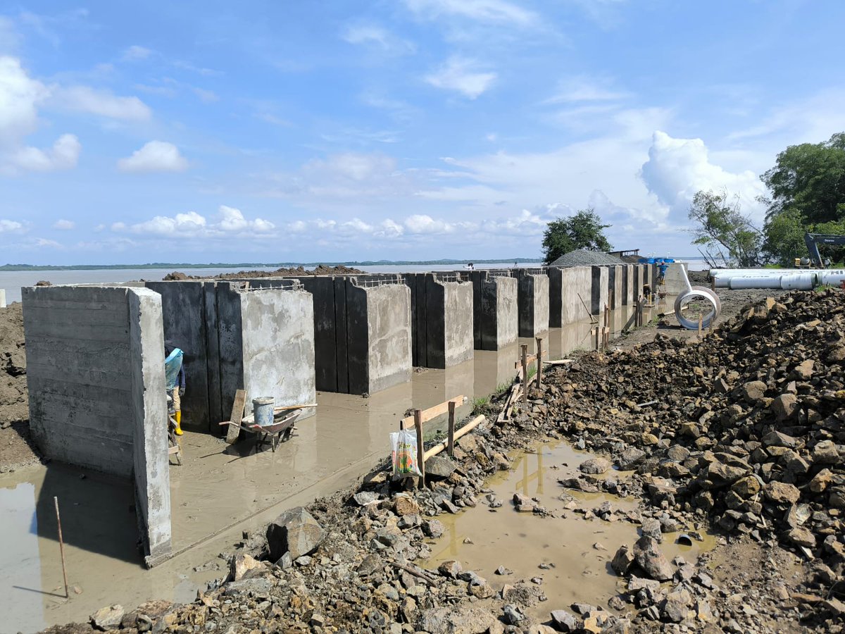 DeltaDelfini's tweet photo. DELTA DELFINI. ¡Desarrollando proyectos junto a nuestros clientes! Visita de avance de obra en importante proyecto de bombeo con 12 bombas de flujo axial DELTA DELFINI, con impulsor de 36” de diámetro, 3.2 m3/s cada una. Isla Mondragón, provincia del Guayas. #EfficiencyByDesign https://t.co/8nE9Nrl5tB
