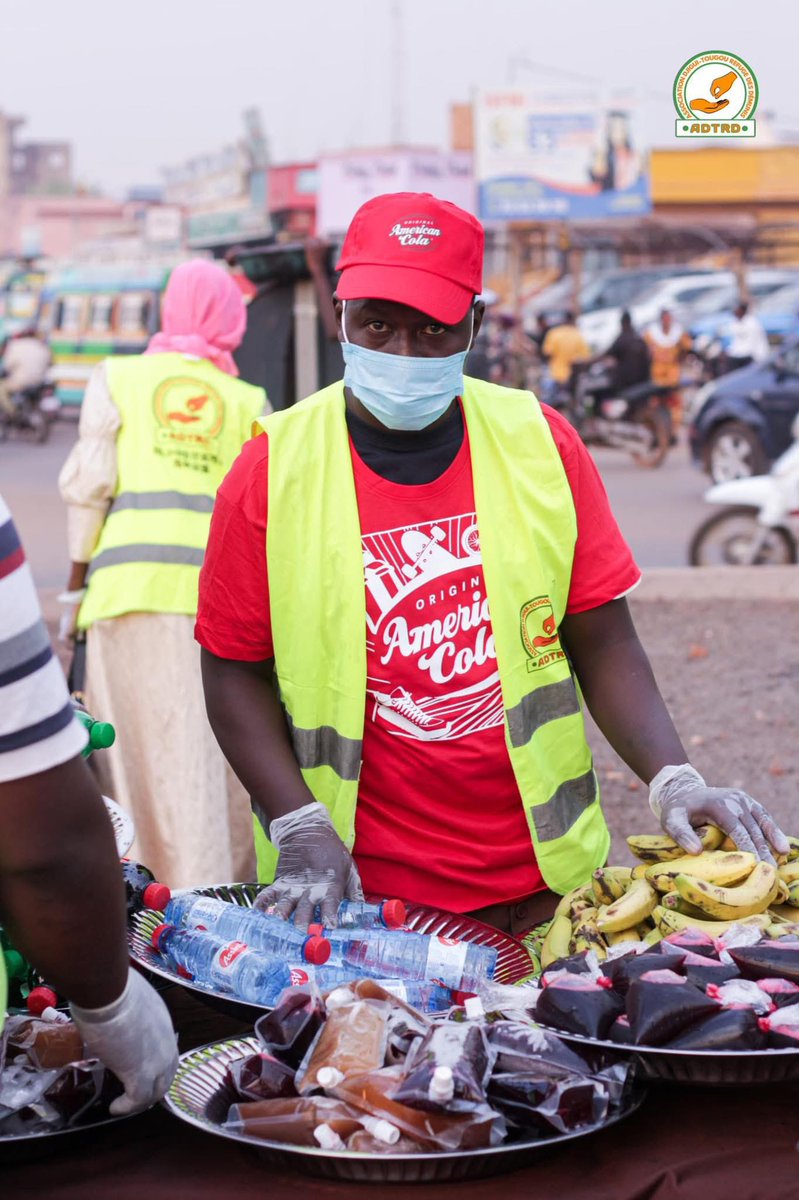 ADjiguitou61340's tweet photo. 🚗🌙 10ᵉ journée : Pour la 3ᵉ fois, Djigui_Tougou de retour à Banankabougou Terminus ! 🤝✨

#DjiguiTougou #OpérationRamadan #Solidarité #RuptureDuJeûne https://t.co/qVI8lQBlAS