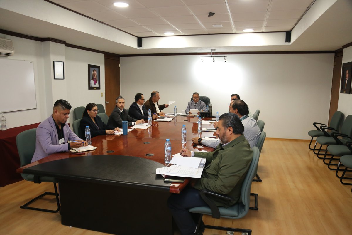 somoscecytem's tweet photo. Esta tarde, nuestro Director General, Joel Cruz Canseco, presidió la reunión del Comité de Ética, con el objetivo de garantizar el cumplimiento del Código de Ética del CECyTEM. 💡📖
Seguimos fortaleciendo una cultura de responsabilidad, respeto y valores en nuestra comunidad. ✅ https://t.co/LGTYgvGejv