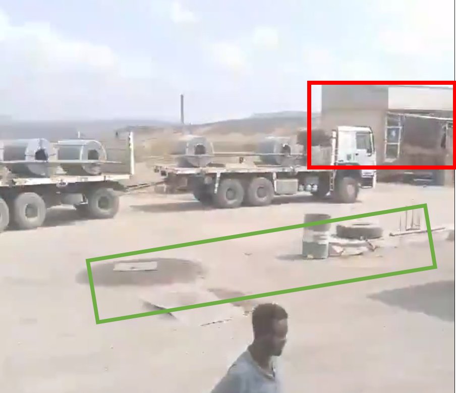 MapEthiopia's tweet photo. ENDF convoy transporting T-55 and T-62 tanks heading east from Serdo, Afar. Filmed at the Serdo gas station here: 11.95820412190223, 41.30500438057001
Proof below: https://t.co/AjKlUs4u0K