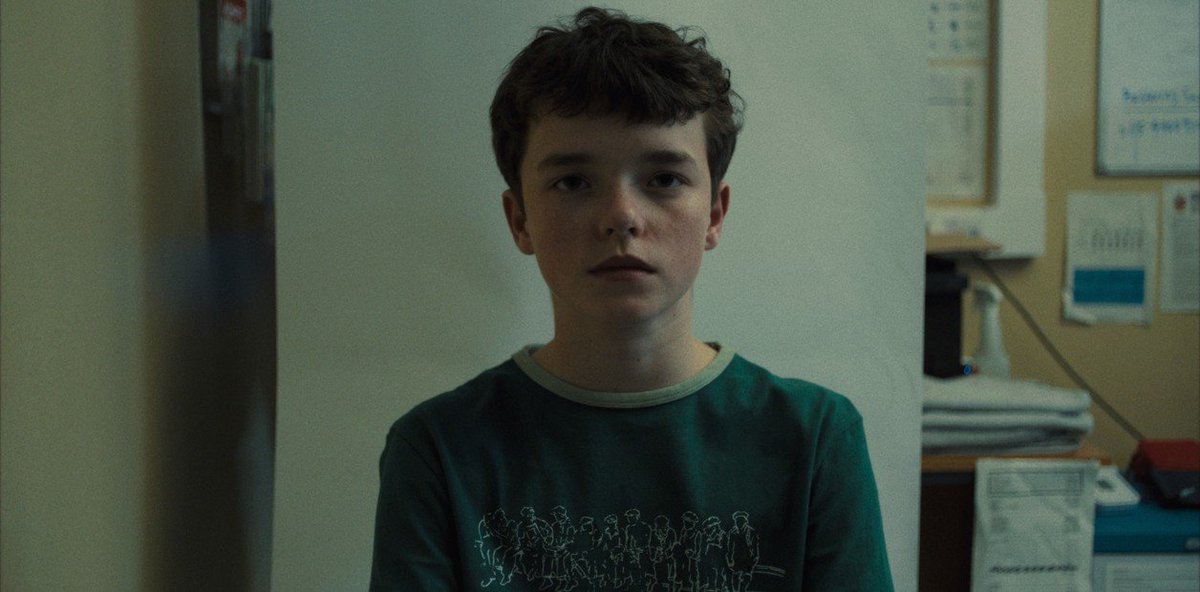 Netflix saca Adolescencia, una serie sobre un asesino adolescente de 13 años. Un malvado niño blanco de masculinidad tóxica y todo el pack.

¿El drama? Que el asesino en la vida real es negro. Se ve que en nombre de la representeishon, hay que reescribir toda la historia para que