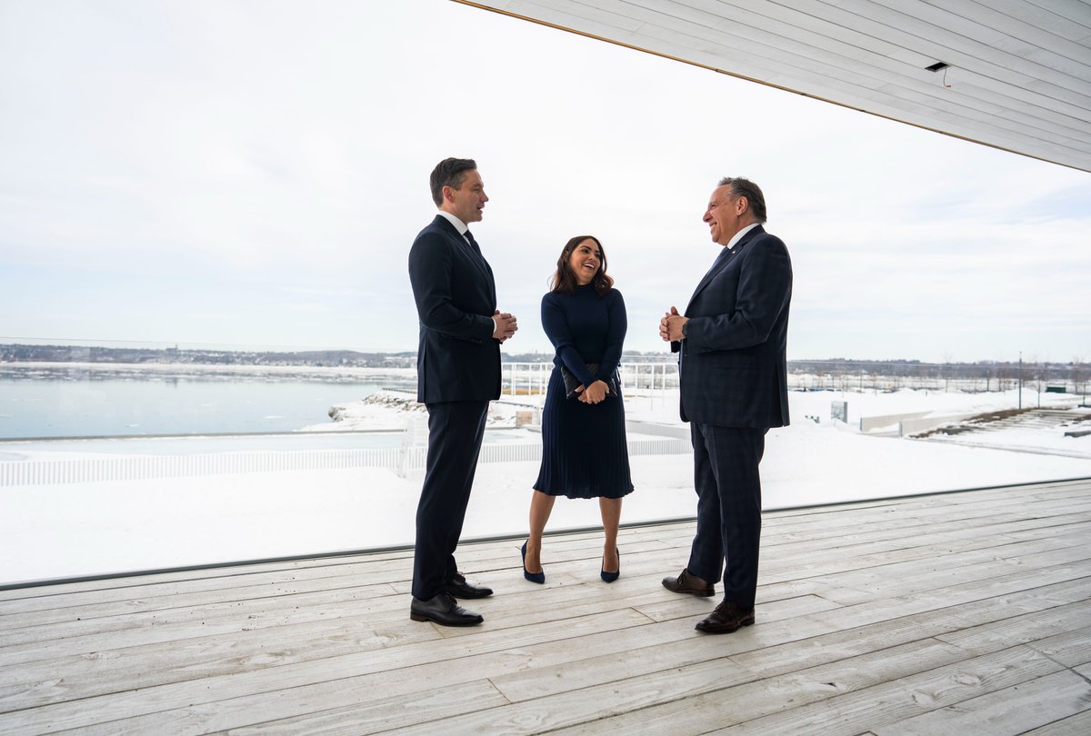 PierrePoilievre's tweet image. J’ai rencontré le premier ministre du Québec @francoislegault cet après-midi.

J'ai partagé avec lui mon plan pour couper les taxes et les impôts des Québécois, bâtir des logements en abolissant la TPS sur les constructions neuves et développer nos ressources naturelles, comme…