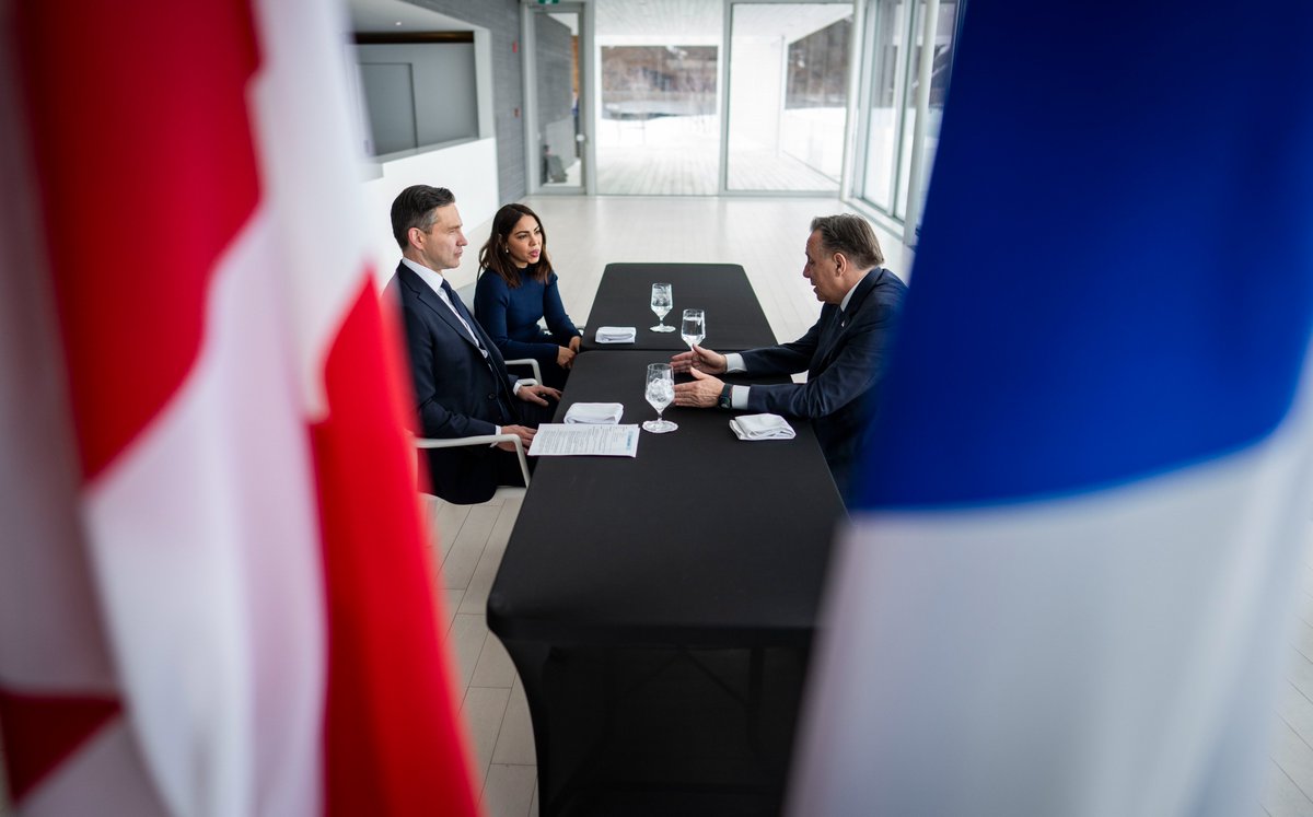 PierrePoilievre's tweet image. J’ai rencontré le premier ministre du Québec @francoislegault cet après-midi.

J'ai partagé avec lui mon plan pour couper les taxes et les impôts des Québécois, bâtir des logements en abolissant la TPS sur les constructions neuves et développer nos ressources naturelles, comme…