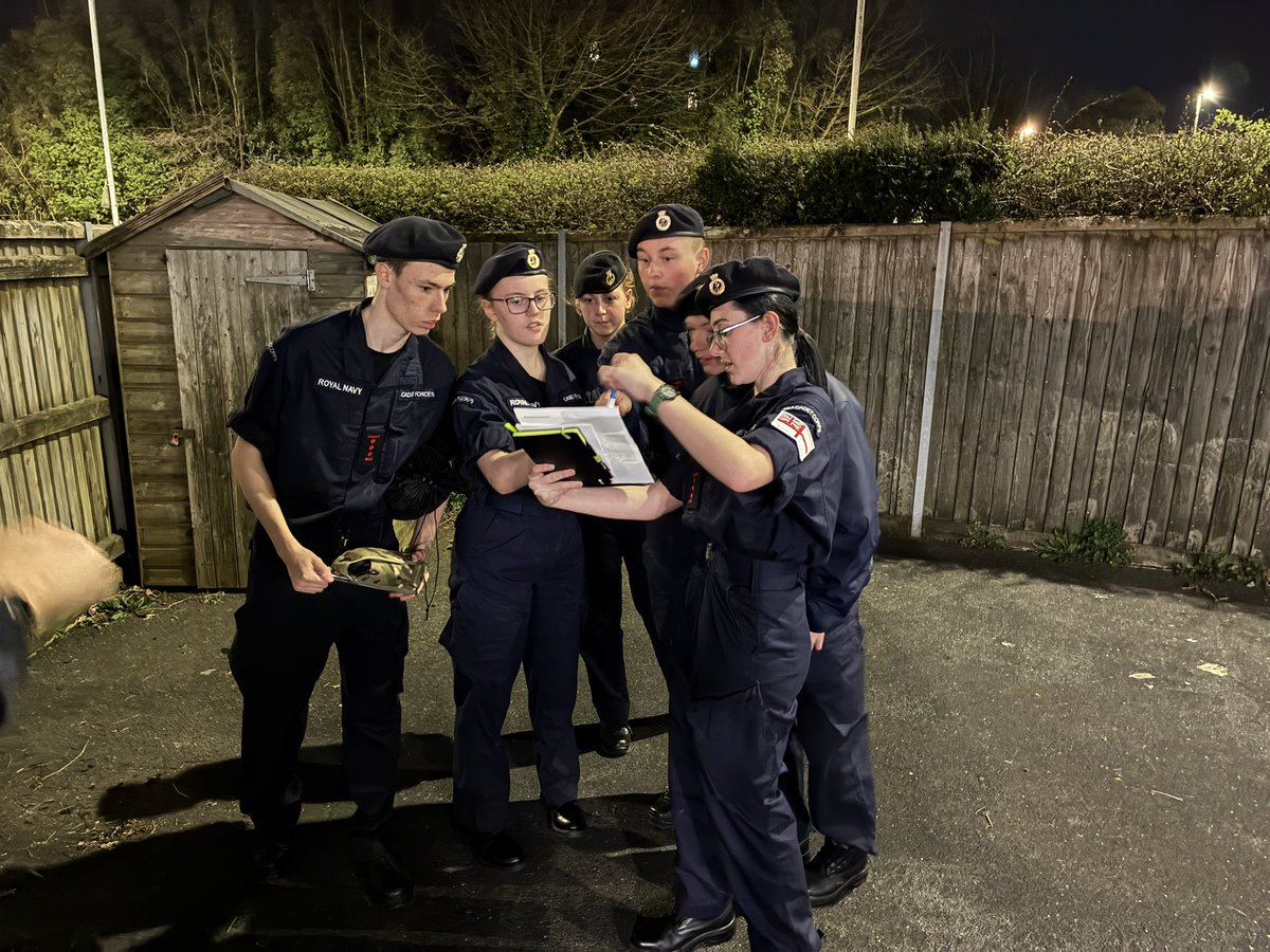 PlymDrakeSCC's tweet image. An evening of leadership training for our OCs and ABs. Under the watchful eye of their instructors the cadets undertook mock humanitarian relief tasks in the unit grounds.
BZ all!