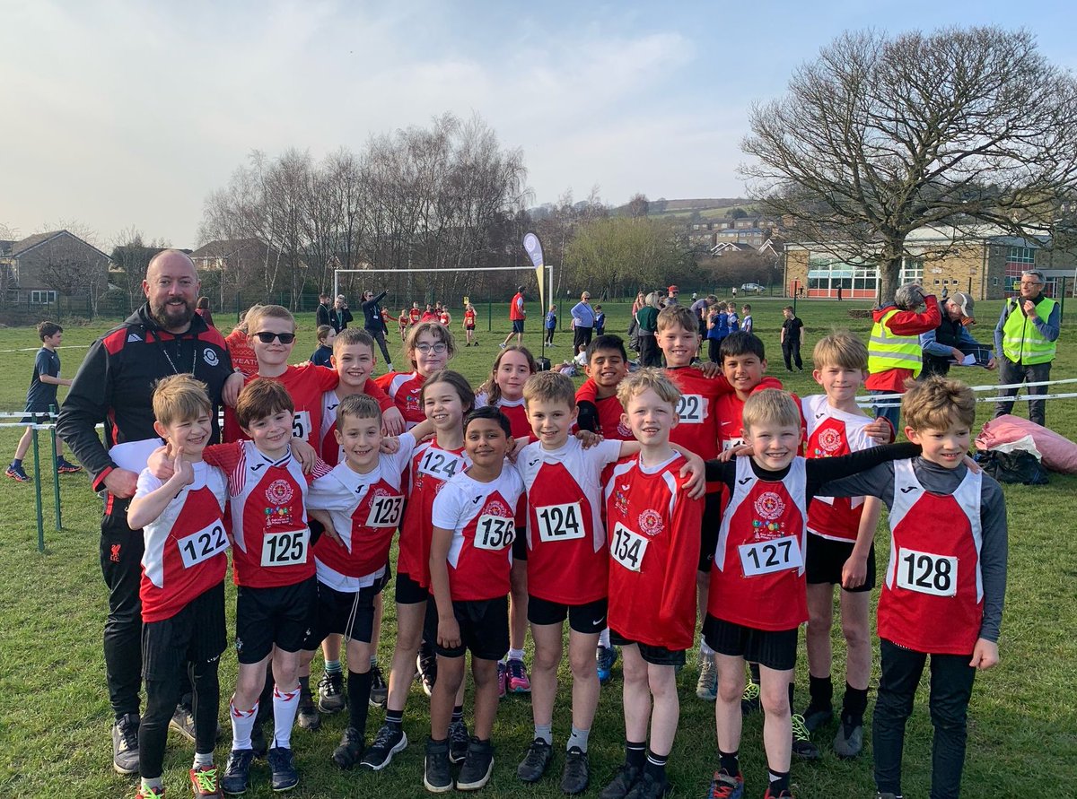 EastMortonCEP's tweet photo. Fantastic effort this evening for all our cross country runners @WeAreBDAT #PEatEM Well done everyone!π https://t.co/BmyPKjc97M
