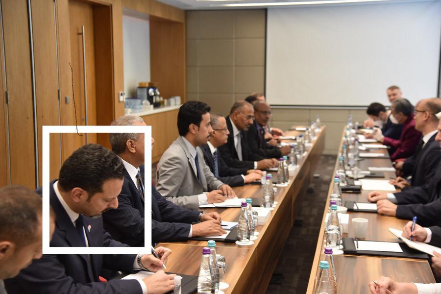 اثناء اجتماع  رؤساء بعثات الدول الخمس دائمة العضوية بمجلس الأمن بقيادة المجلس الجنوبي الانتقالي في  الرياض الامير صالخ بن غالب بن عوض القعيطي