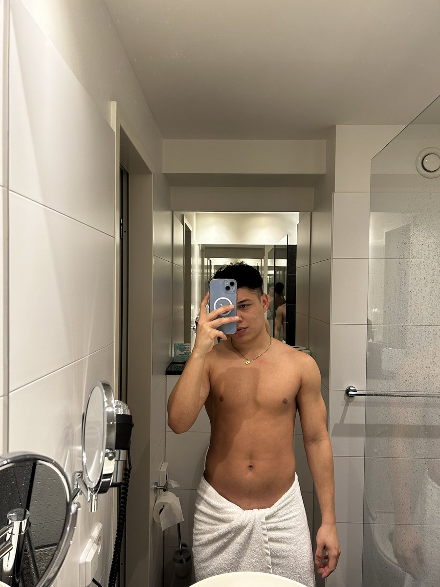 DanielL46248532's tweet photo. Tengo frío, me calientas ? 
•
•
•
•
•
•
•

#viral #parati #europa #hot #España #Germany https://t.co/w2pKhN4wea