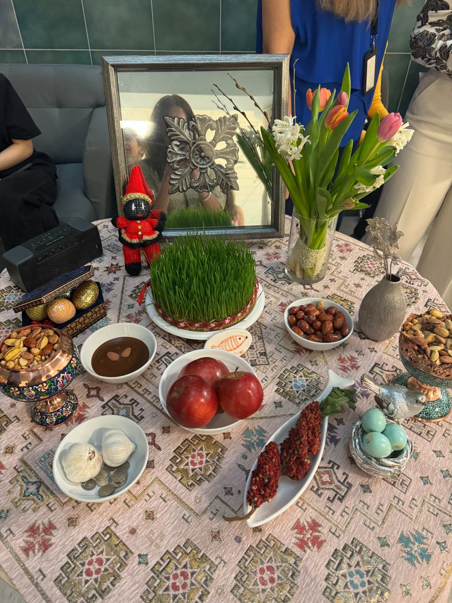 arezujahanilab's tweet image. Happy Nowruz from the lab! Wishing everyone a wonderful season and a beautiful spring. Happy New Year to all who celebrate. 🌷🌷🌷
