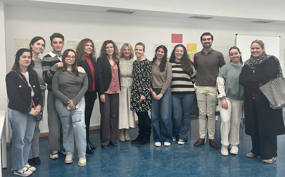 Hada Sánchez (@hadamsg) on Twitter photo ¡Celebramos el talento y la #innovación en la FCom <a href="/unisevilla/">Universidad de Sevilla</a> !
Ayer vivimos un momento clave para el #emprendimiento: la entrega de llaves de los espacios de preincubación y coworking de <a href="/FCom_US/">Facultad de Comunicación, Universidad de Sevilla</a> a Lefance y a los ganadores de X Gala de @labprocom
¡Enhorabuena!👏 ¡Celebramos el talento y la #innovación en la FCom <a href="/unisevilla/">Universidad de Sevilla</a> !
Ayer vivimos un momento clave para el #emprendimiento: la entrega de llaves de los espacios de preincubación y coworking de <a href="/FCom_US/">Facultad de Comunicación, Universidad de Sevilla</a> a Lefance y a los ganadores de X Gala de @labprocom
¡Enhorabuena!👏