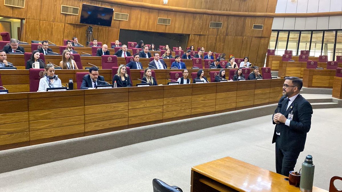 Julio Cabrera (@juliocabrerapy) on Twitter photo Con funcionarios de distintas áreas hemos hecho la revisión de la política de control interno de <a href="/DiputadosPy/">Cámara de Diputados</a> en el marco de las NRM_MECIP_2015🇵🇾 Con funcionarios de distintas áreas hemos hecho la revisión de la política de control interno de <a href="/DiputadosPy/">Cámara de Diputados</a> en el marco de las NRM_MECIP_2015🇵🇾