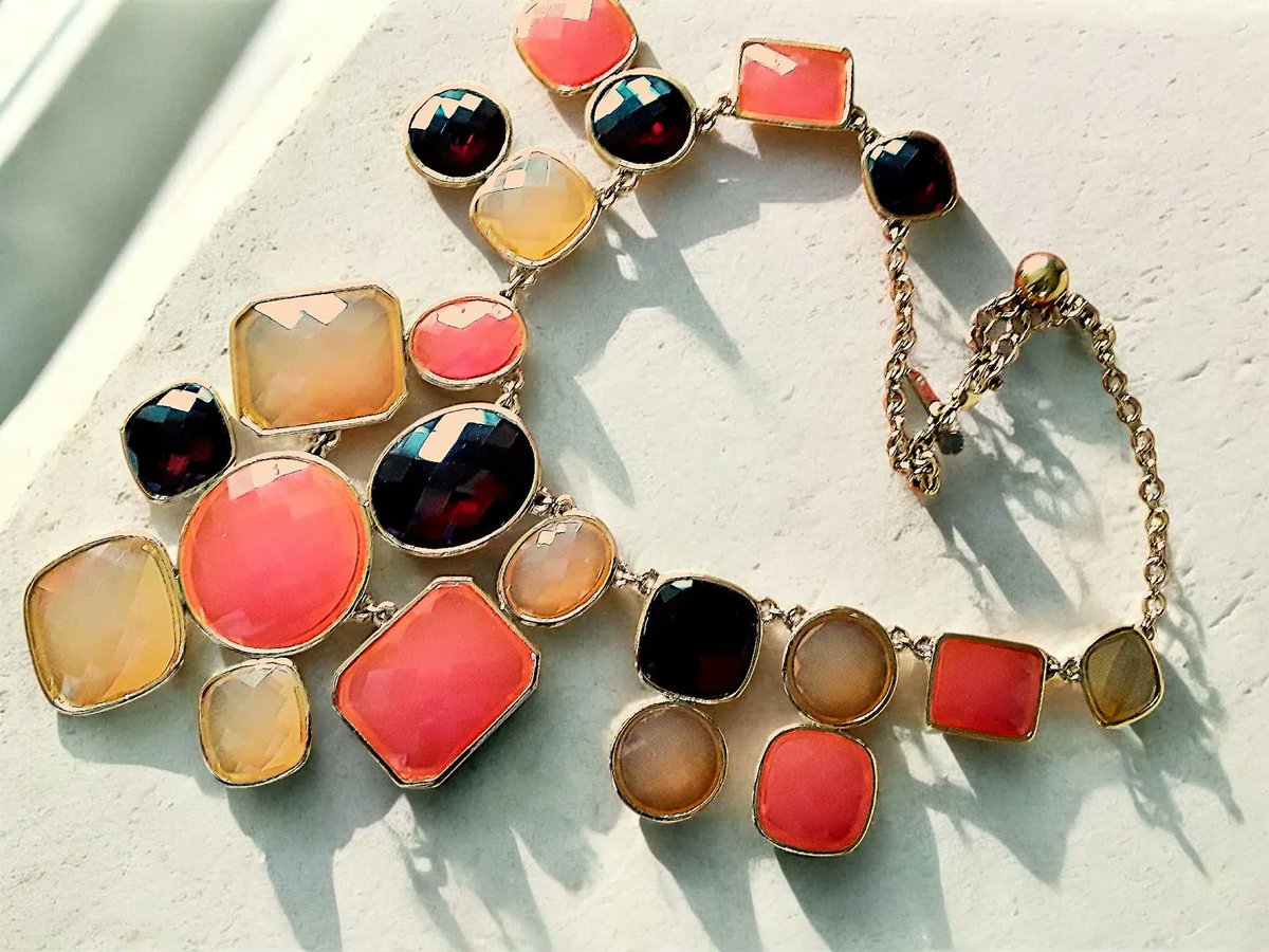 renaissancefai's tweet photo. https://t.co/IVGhHgbdHX
#necklace #bibNecklace #designer #signed #KateSpade #adjustable #largedisks #pink #honey #burgundy #goldTone #runway #modern #faceted #colorful #cableChain #statement https://t.co/8Xja9ax7Ew