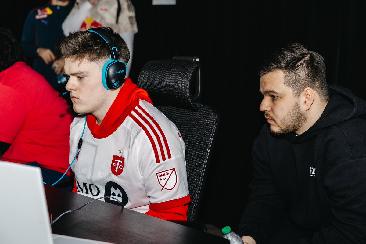 Bit of a late tweet but Top 4 at eMLS last week with <a href="/AC_RedLac/">RedLac</a> 

Crazy run that unfortunately ended in the semi finals. Still proud of your performance. Not ‘just a content creator’.