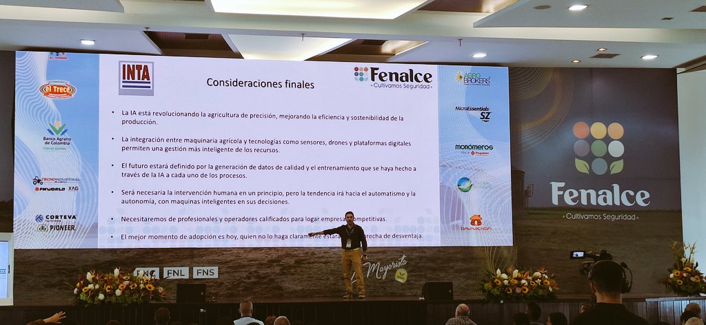 Tremendo semillero de talentos que comenzó con el Precop. Diego Villaroel la rompió acá en el Congreso de <a href="/FENALCE/">FENALCE</a> en una clase magistral de Agriculturan de precisión AgTech, IA y manejo de datos. Cosas que parecen del futuro pero ya están acá.

<a href="/intaargentina/">INTA</a>
<a href="/IntaManfredi/">INTA Manfredi</a>