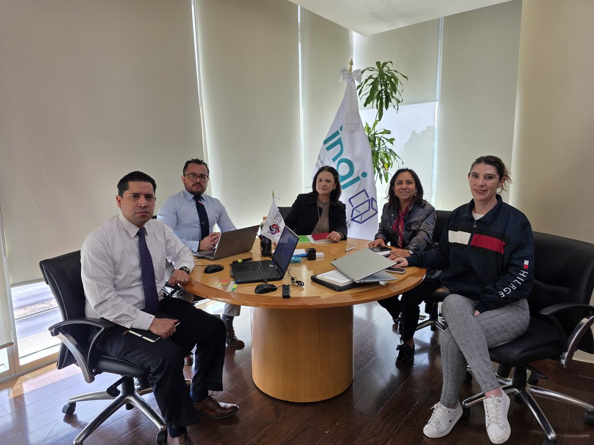 Hoy realizamos Sesión Extraordinaria de Pleno donde analizaremos un nuevo acuerdo donde analizaremos un nuevo acuerdo que, en la legalidad, contemple una gratificación a trabajadores 
#EnVivo por <a href="/INAImexico/">INAI</a>

youtube.com/live/Y2tDkcXbr…