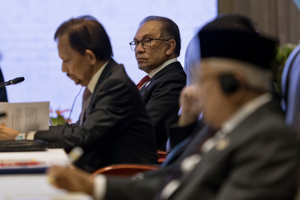 DaniKarlg's tweet image. PM Anwar tak penat macam mana lepas Langkah Sheraton habis punah Hubungan Luar Malaysia tak terjaga langsung 

mujur PM Anwar, Tok Mat &amp;amp; Tengku Zafrul baiki pulihkan balik imej Malaysia di persada dunia.

Meh aku listkan 

Kejayaan Madani di Pentas Global 
🧵