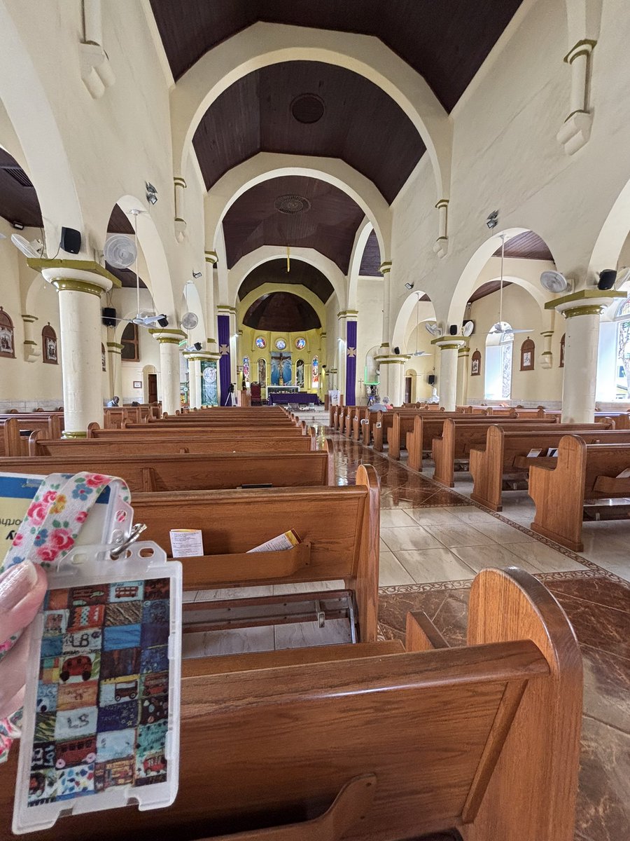 jennywalkabout's tweet photo. @sarasiobhan #LBBus still travelling ! Co-cathedral in St Kitts. Excellent choice of colours in their stained glass! #Colours https://t.co/dsasf2nVOy