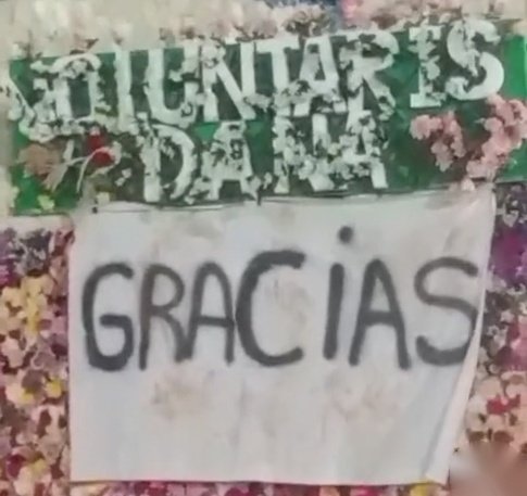 Ilovespanya's tweet photo. Merendando con la mare ���👧y a qué vea a #lacheperudeta y ese olor a flores de la plaza qué es una auténtica Locura. #resacafallera #horchata #fartons #marespatidores #voluntarios #Dana #Gracias
#virgendelosdesamparados https://t.co/leKNIe5NKs