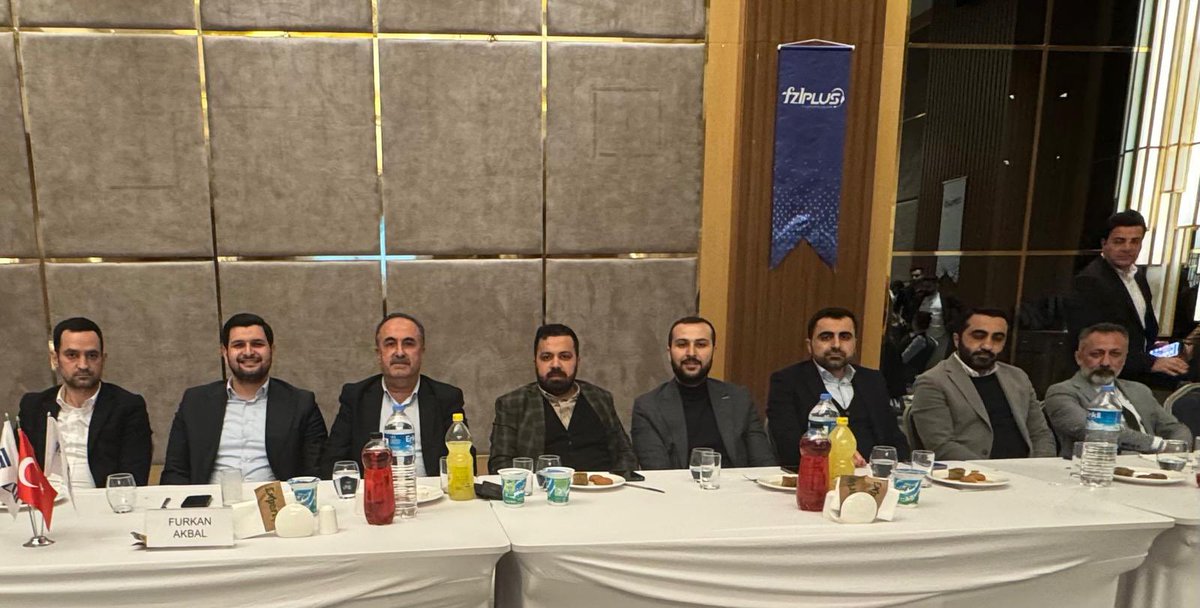 Fuzul holding bünyesinde açılan fzlplus şirketinin iftar programına katılım sağladık. Bizi davet eden kıymetli başkanım <a href="/FurkanAkbal/">Yunus Furkan AKBAL</a> ‘a teşekkür ederim.
Bölgemize yapılan çok kıymetli bir yatırıma şahitlik ettik. Rabbim devamını nasip eylesin.
