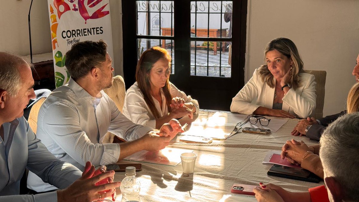 📢 Santa Fe preside de CoLiTur y avanza en la integración turística del Litoral.

📌 Se definió la Agenda 2025:
✅ Creación de la Marca Región Litoral.
✅ Mejor conectividad aérea, fluvial y carretera.
✅ Más promoción y fortalecimiento de nuestros destinos turísticos.